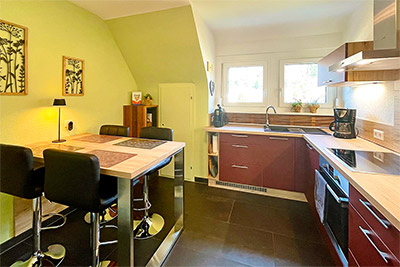 Voll ausgestattete Küche